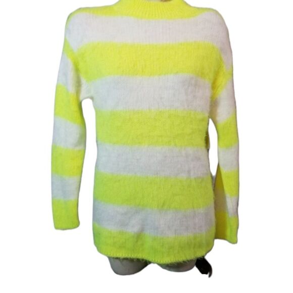 SWEATER SALE 3/$30 Abound Lime Green & Cream Brushed Sweater Size XS - Picture 1 of 6